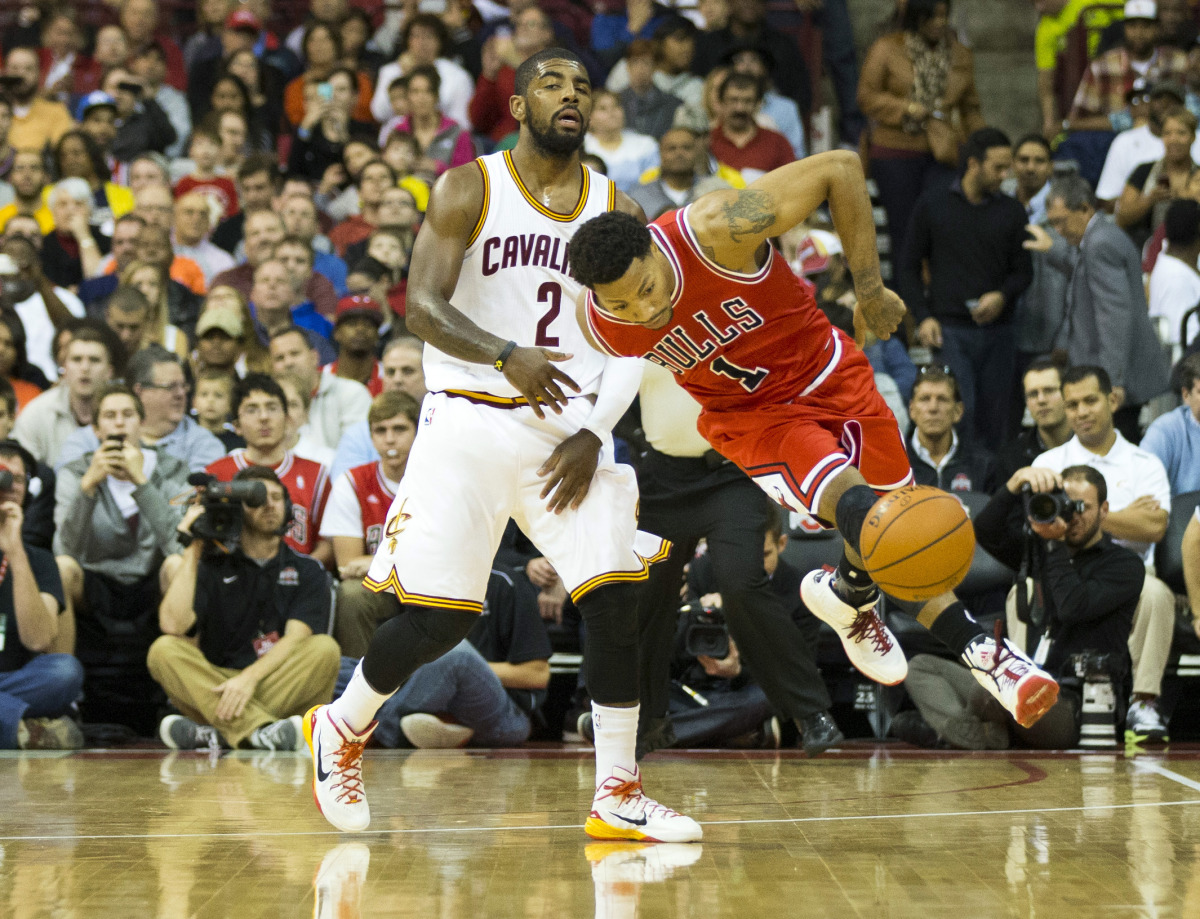 Derrick Rose & Кайри Irving. NBA 2014. D Rose vs Cavaliers фото.